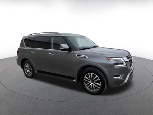 Used 2023 Nissan Armada SL image 2
