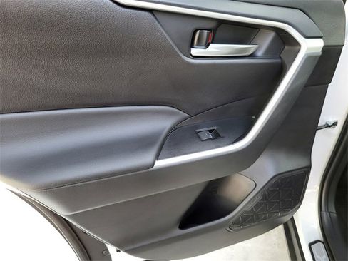 Used 2025 Toyota RAV4 XLE image 35