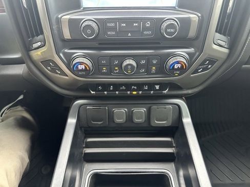 Used 2018 Chevrolet Silverado 2500 High Country image 12