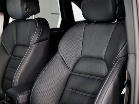 New 2026 Porsche Macan S image 25