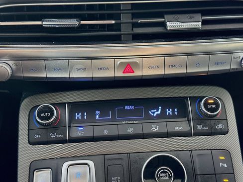 Used 2021 Hyundai Palisade Limited FWD image 16