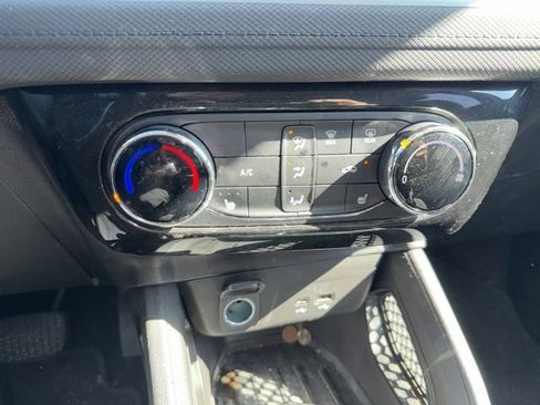 Used 2024 Chevrolet TrailBlazer LT w/ LT Cold Weather Package FWD image 36