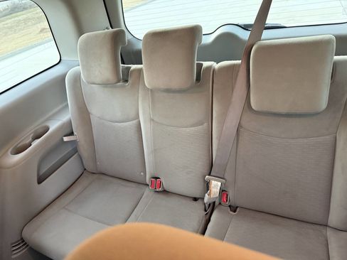Used 2015 Nissan Quest S image 19