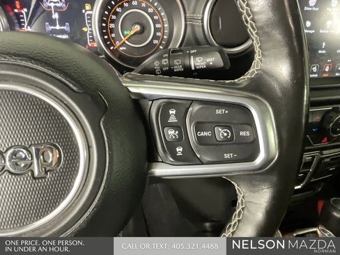 Used 2019 Jeep Wrangler Unlimited Sahara image 37