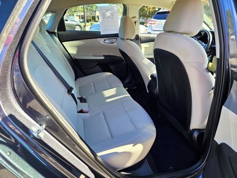 Used 2023 Kia Forte LXS w/ LXS Technology Package image 14