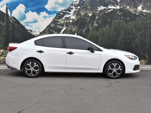 Used 2022 Subaru Impreza 2.0i image 2