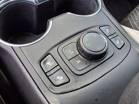 Used 2023 GMC Terrain SLE w/ Driver Convenience Package image 13