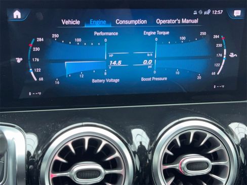 Used 2020 Mercedes-Benz GLB 250 w/ Premium Package image 27