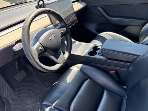Used 2022 Tesla Model Y Long Range AWD/4WD image 8