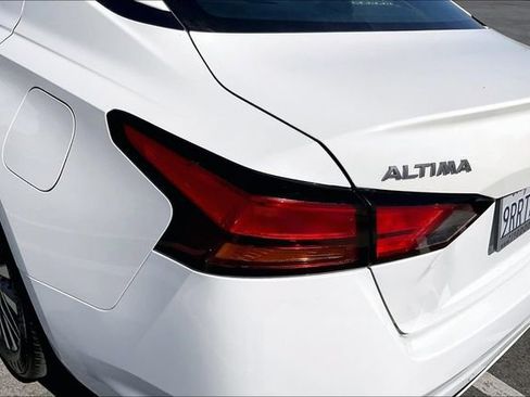 Used 2025 Nissan Altima 2.5 SV image 28