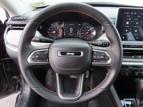 Certified 2022 Jeep Compass Limited image 16