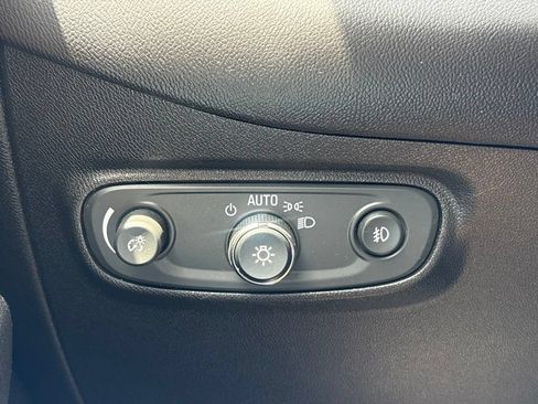 Used 2019 Chevrolet Equinox Premier FWD image 29