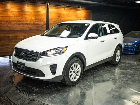 Used 2019 Kia Sorento FWD image 2
