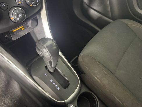 Used 2018 Chevrolet Trax LS image 23