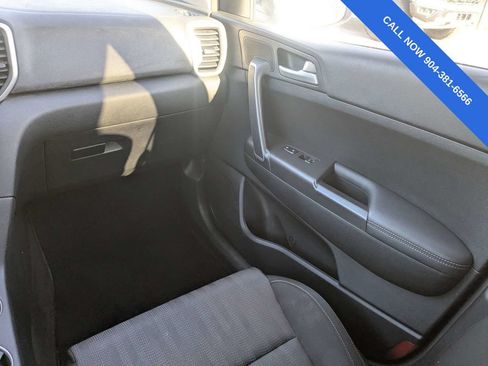 Used 2019 Kia Sportage LX AWD/4WD image 17