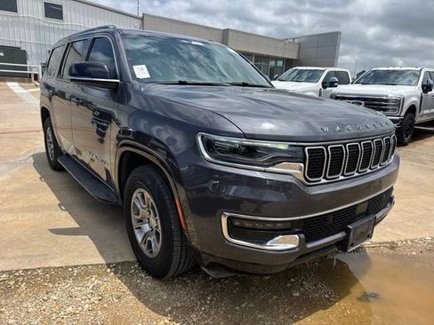 Used 2024 Jeep Wagoneer 4WD image 5