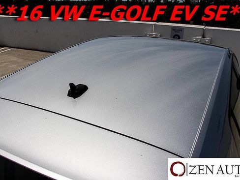 Used 2016 Volkswagen e-Golf SE FWD image 12