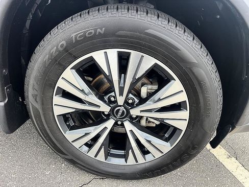 Certified 2023 Nissan Rogue SV w/ SV Premium B Package FWD image 12