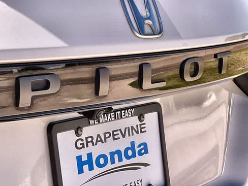 Certified 2024 Honda Pilot Touring image 8