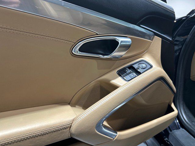 Used 2018 Porsche 718 Cayman S RWD image 40