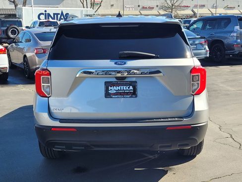 Used 2023 Ford Explorer XLT image 5