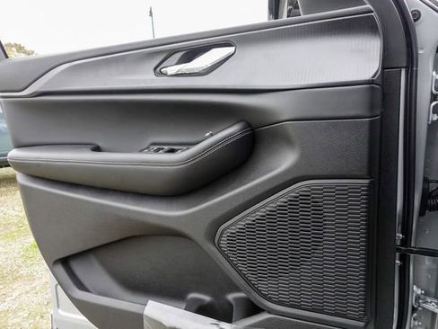 New 2025 Jeep Grand Cherokee Altitude image 14