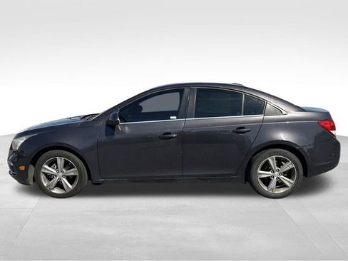Used 2015 Chevrolet Cruze LT FWD image 2