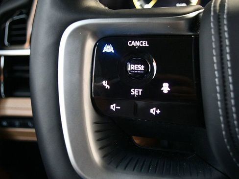 Used 2025 INFINITI QX80 Sensory image 75