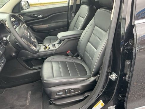 Used 2023 GMC Acadia Denali w/ Denali Technology Package image 10