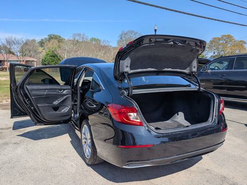 Used 2019 Honda Accord LX image 12