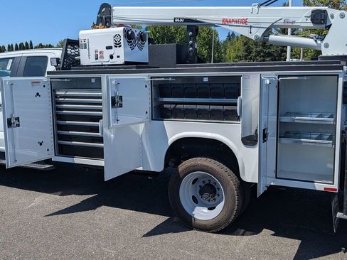 New 2025 Ford F550 4x4 SuperCab Super Duty image 12