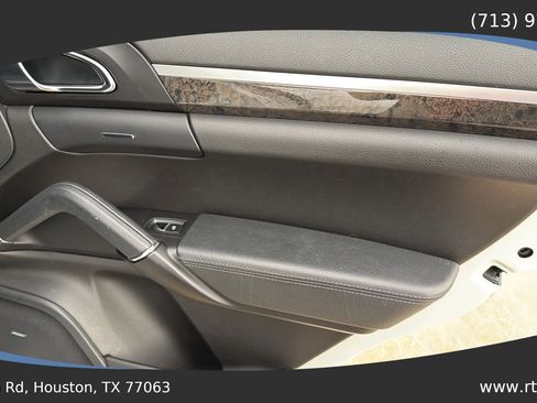 Used 2016 Porsche Cayenne S image 37