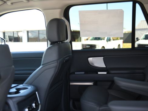 New 2026 Ford Expedition Active image 17