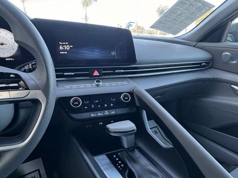 Used 2024 Hyundai Elantra SEL FWD image 12