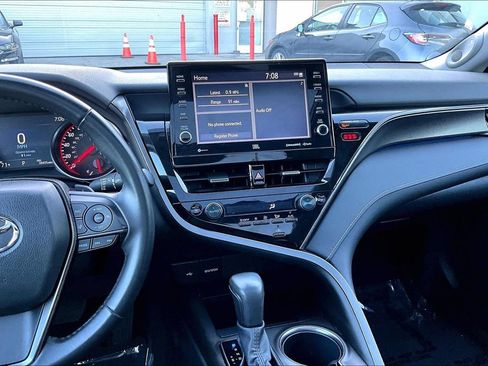 Used 2023 Toyota Camry XSE FWD image 9