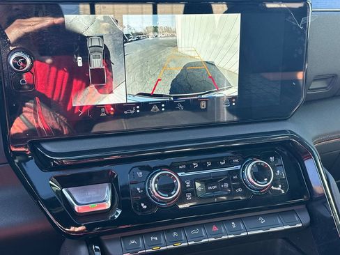 Used 2025 GMC Sierra 1500 AT4 w/ AT4 Premium Package image 31