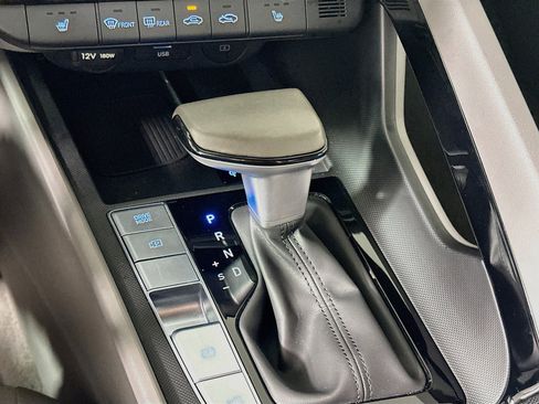 Used 2025 Hyundai Elantra SEL FWD image 25