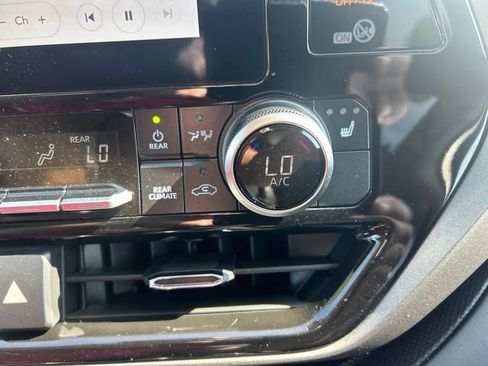 Used 2026 Toyota Highlander XLE AWD/4WD image 22