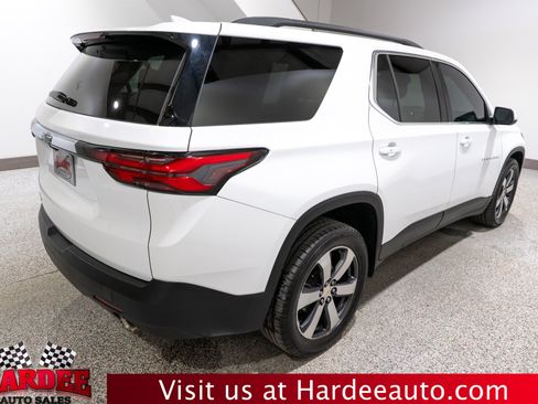 Used 2023 Chevrolet Traverse LT w/ LT Premium Package AWD/4WD image 5