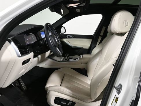 Used 2022 BMW X5 xDrive40i w/ M Sport Package AWD/4WD image 3