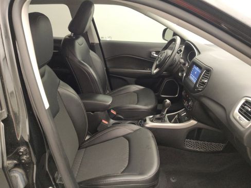 Used 2019 Jeep Compass Latitude image 21