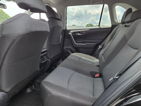 Used 2025 Toyota RAV4 XLE AWD/4WD image 6