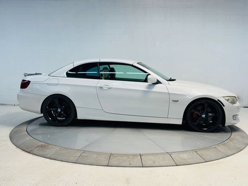 Used 2011 BMW 335i Convertible RWD image 4