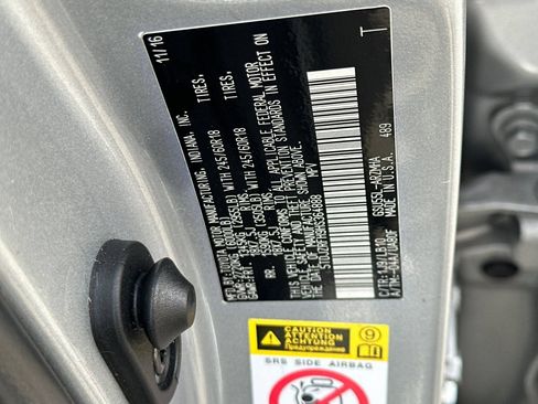 Used 2017 Toyota Highlander XLE AWD/4WD image 25