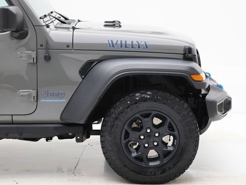 Used 2023 Jeep Wrangler Unlimited w/ Sun & Screen Package image 4