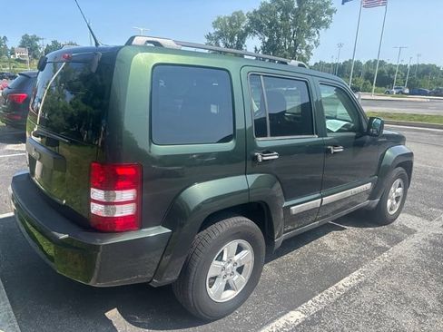 Used 2011 Jeep Liberty Sport w/ Popular Equipment Group AWD/4WD image 4