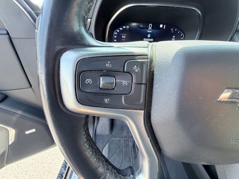 Used 2022 Chevrolet Suburban Z71 AWD/4WD image 16