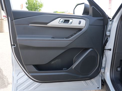 New 2026 Ford Explorer Active w/ Active Comfort Package AWD/4WD image 16