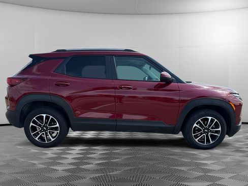 Used 2025 Chevrolet TrailBlazer LT AWD/4WD image 5