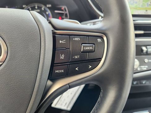 Used 2025 Lexus ES 350 w/ Premium Package FWD image 30